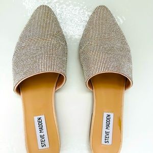 Steve Madden Rhinestone Flat- Size 7